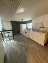 5230 W Winona St, Unit B in Chicago, IL - Building Photo