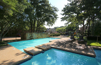 Woodlake Apartments in Grapevine, TX - Building Photo - Building Photo