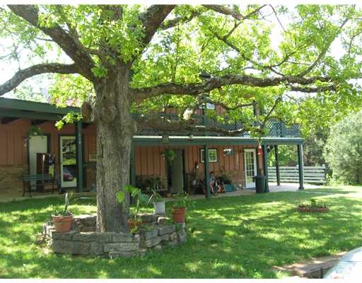 116 N County Road 228 in Eureka Springs, AR - Foto de edificio