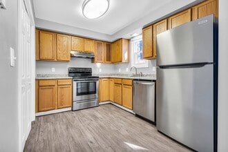 Foxcroft Apartments, LLC in Scarborough, ME - Building Photo - Building Photo