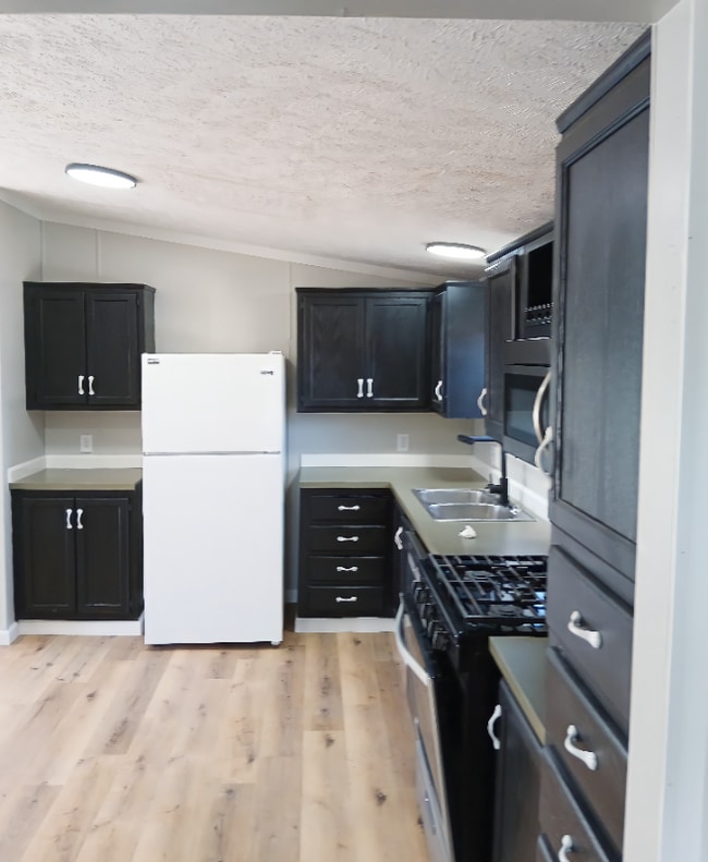 property at 2552 Smith Ave