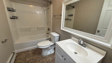 1103 Karluk St in Anchorage, AK - Building Photo - Building Photo