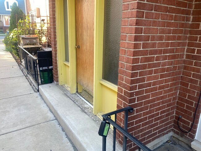 3553 N Neenah Ave in Chicago, IL - Building Photo - Building Photo