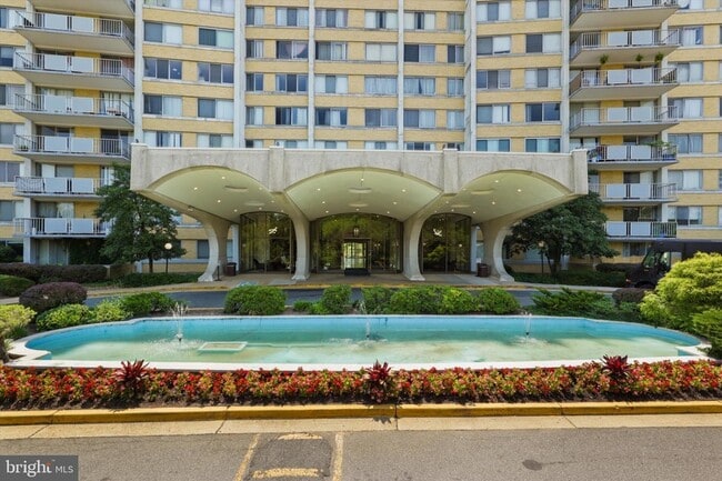 301 N Beauregard St, Unit 1707 in Alexandria, VA - Building Photo - Building Photo