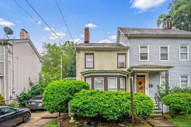 352 Seminary Ave in Rahway, NJ - Building Photo - Building Photo
