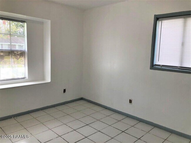 121 Sorority Dr in Lafayette, LA - Building Photo - Building Photo