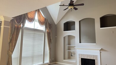 5531 Cranston Ct in Sugar Land, TX - Foto de edificio - Building Photo