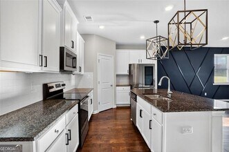 1553 Spring Hollow Way in Stone Mountain, GA - Building Photo - Building Photo