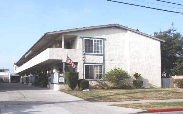 Torrance Terrace Apartments in Torrance, CA - Building Photo