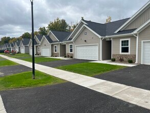 2116 Community Ln, Unit 4C in Ontario, NY - Building Photo - Building Photo