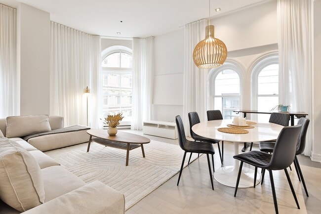 750 Côte de la Place-d'Armes in Montréal, QC - Building Photo - Building Photo