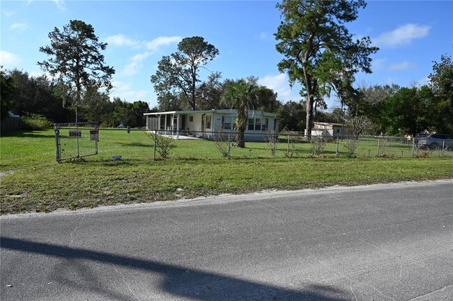 33642 Arthur Dr in Zephyrhills, FL - Building Photo - Building Photo