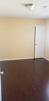 705 S Chevy Chase Dr, Unit 4 in Glendale, CA - Building Photo