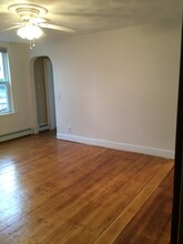 27 Auburn St, Unit 1 in Brookline, MA - Building Photo - Building Photo