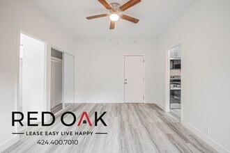 147 Normandie Ave in Los Angeles, CA - Foto de edificio - Building Photo