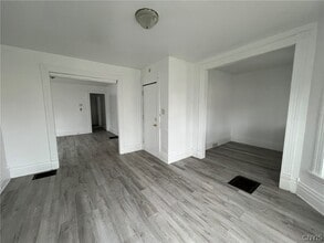 229 Kellogg St in Syracuse, NY - Foto de edificio - Building Photo