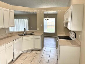 12237 Dawn Vista Dr in Riverview, FL - Building Photo - Building Photo