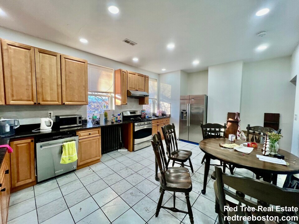 16 Copenger St in Roxbury Crossing, MA - Foto de edificio