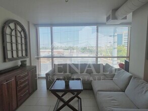 535 W Thomas Rd in Phoenix, AZ - Building Photo - Building Photo