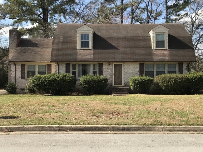 203 King Richard Ct