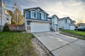 172 Bridgepark Cir in Draper, UT - Building Photo - Building Photo