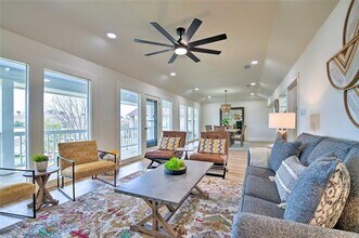 5213 River Ridge St in Granbury, TX - Building Photo - Building Photo