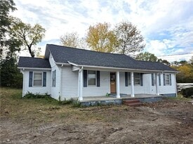 816 Banner St in Mount Airy, NC - Building Photo