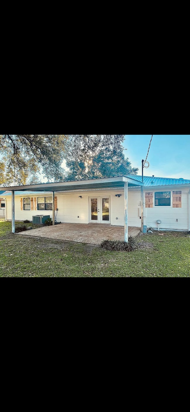 328 Paula Ave in Bridge City, TX - Building Photo - Building Photo