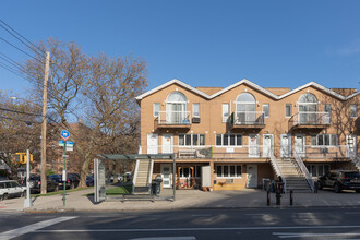 2301 Gerritsen Ave in Brooklyn, NY - Foto de edificio - Building Photo