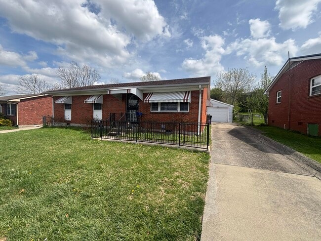 1840 Costigan Dr in Lexington, KY - Building Photo - Building Photo