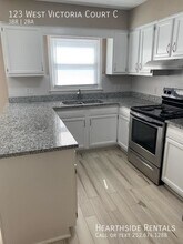 123 W Victoria Ct in Greenville, NC - Building Photo - Building Photo