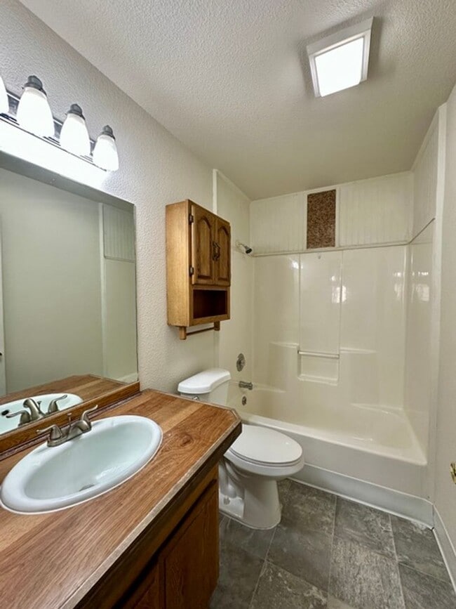 property at 522 W Summit Ave