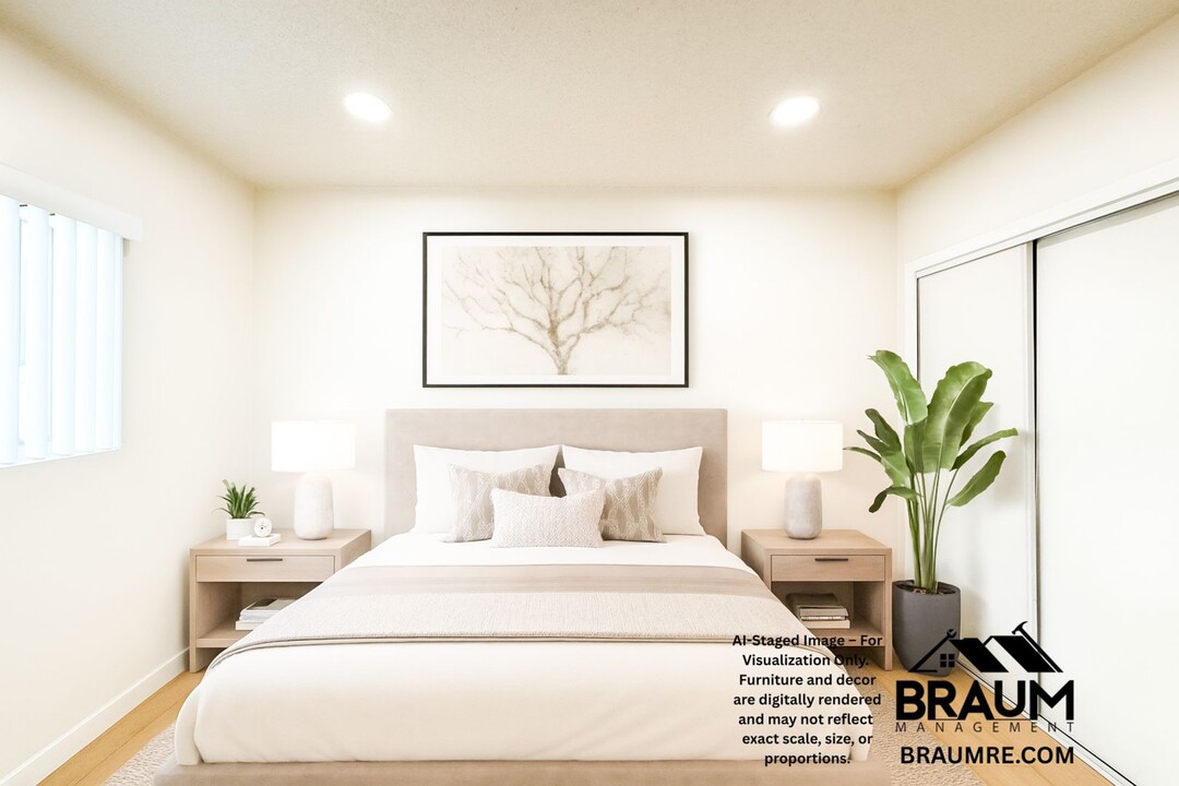 2043 S Bedford St in Los Angeles, CA - Building Photo