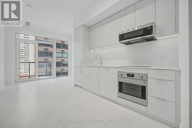 308 Jarvis St in Toronto, ON - Building Photo - Building Photo