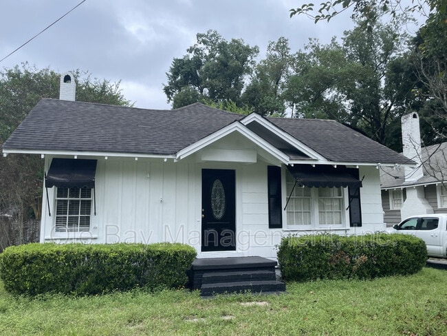 property at 108 S Fulton St