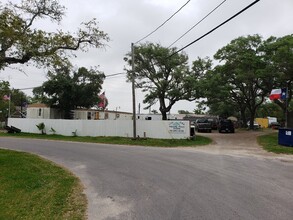 Live Oak Mobile Home Park in Rockport, TX - Building Photo - Building Photo