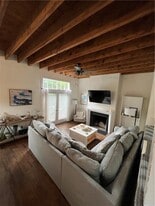 45 Ayrault St in Newport, RI - Building Photo