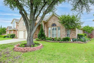 836 Canyon Crest Dr in Irving, TX - Building Photo - Building Photo