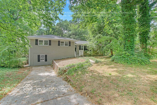 5747 Woodland Dr in Acworth, GA - Building Photo - Building Photo