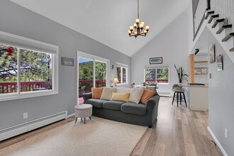 32187 Sylvan Rd in Golden, CO - Building Photo - Building Photo