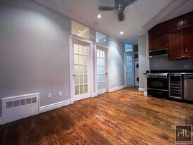 West 14th Street in New York, NY - Building Photo