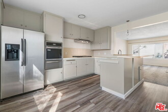 8335 W Manchester Ave in Los Angeles, CA - Building Photo - Building Photo