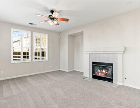 2809 Jackson Ave in Tracy, CA - Foto de edificio - Building Photo