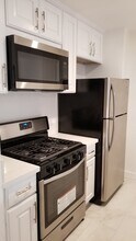 6525 Woodley Ave, Unit 104 in Van Nuys, CA - Foto de edificio - Building Photo