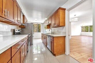 9221 Charleville Blvd in Beverly Hills, CA - Building Photo - Building Photo