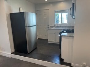 19710 Roscoe Blvd in Los Angeles, CA - Building Photo - Building Photo