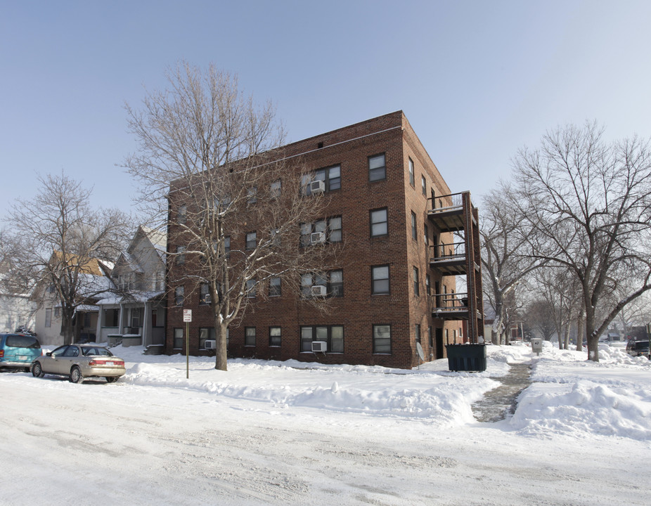 1202 F St in Lincoln, NE - Building Photo