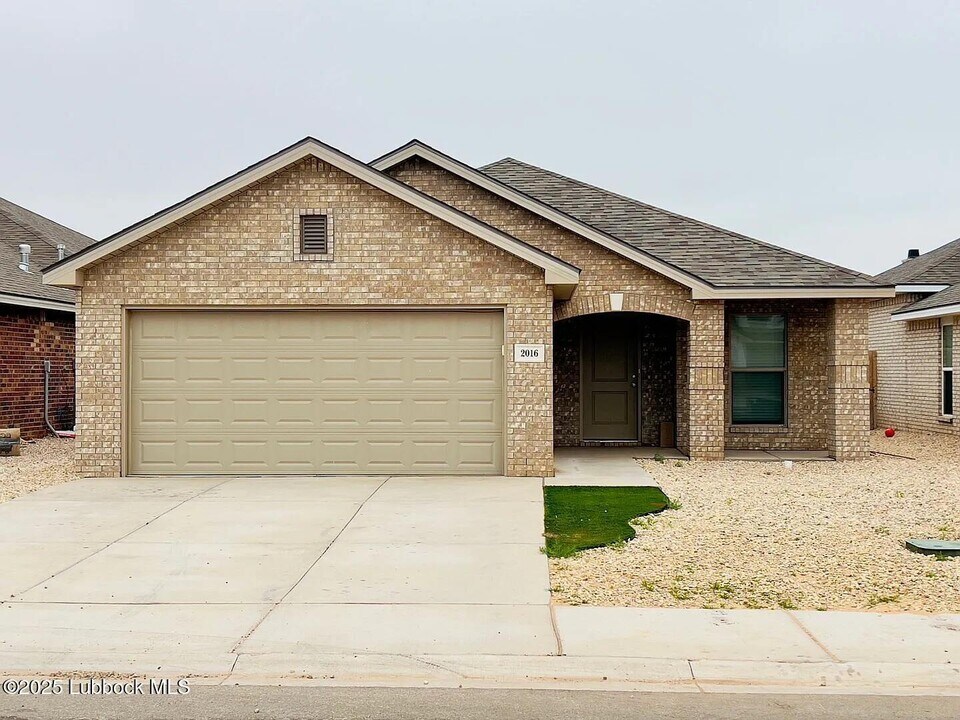 2016 Kenwood Ave in Lubbock, TX - Foto de edificio