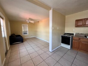 12127 Gulf Blvd-Unit -2 in Treasure Island, FL - Building Photo - Building Photo