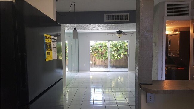 803 W Oakland Park Blvd, Unit A-10 in Wilton Manors, FL - Foto de edificio - Building Photo